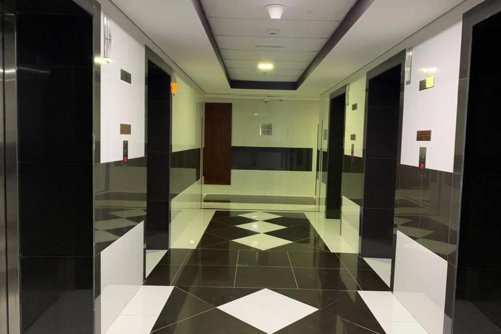 Cozy 2Bhk Near To Dmcc Metro Station -505 Lägenhet Dubai Exteriör bild