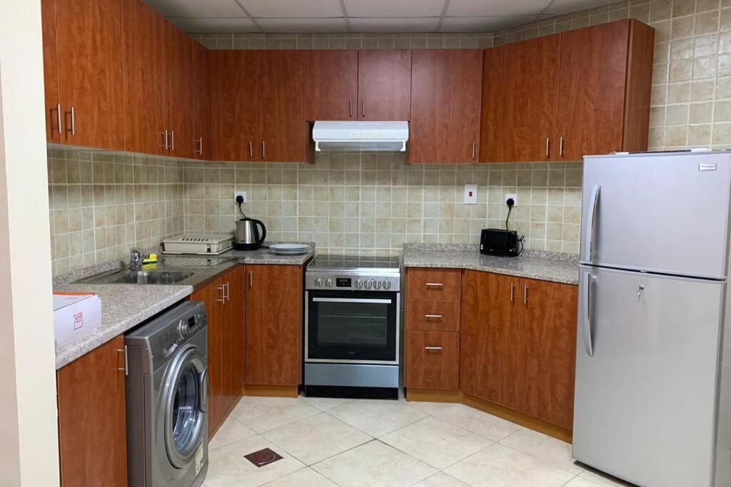 Cozy 2Bhk Near To Dmcc Metro Station -505 Lägenhet Dubai Exteriör bild