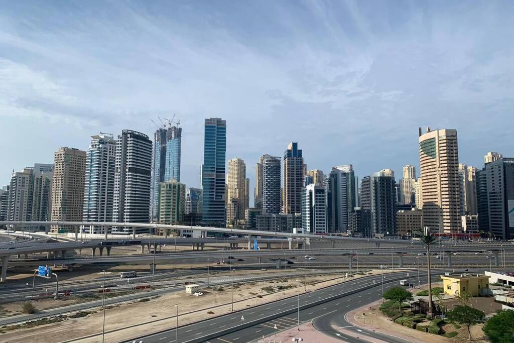 Cozy 2Bhk Near To Dmcc Metro Station -505 Lägenhet Dubai Exteriör bild